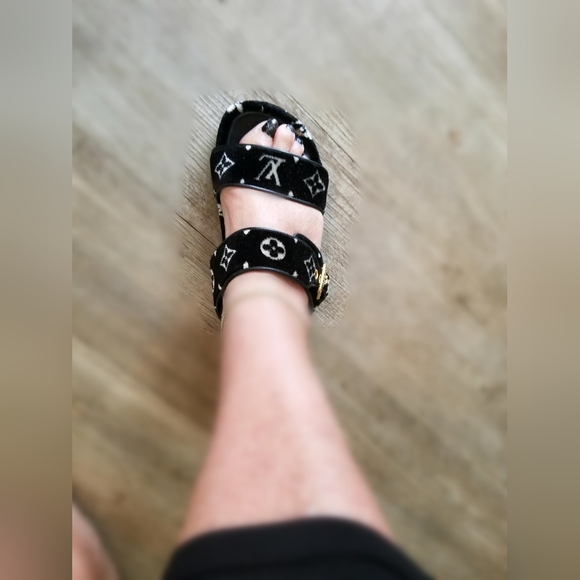 Louis Vuitton Black Jumbo Sandals - Picture 5 of 7